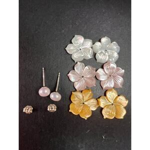 Vintage deadstock set of mother of pearl plumeria sterling silver stud earrings